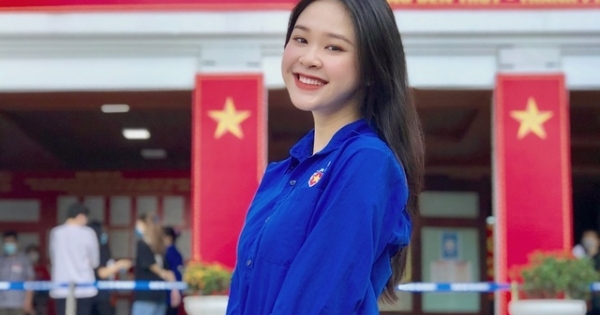 Á khôi Sinh viên Việt Nam tươi xinh trong màu áo Đoàn khi đi bầu cử