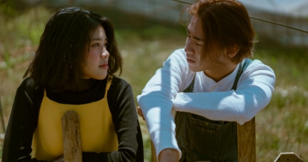 Changg hóa “đóa hướng dương”, xinh đẹp trong MV debut