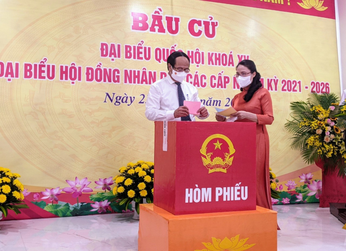 Phó Thủ tướng Chính phủ Lê Văn Thành dự khai mạc và bỏ phiếu bầu cử tại Tổ bầu cử số 1, phường Đồng Quốc Bình (quận Ngô Quyền, TP Hải Phòng)