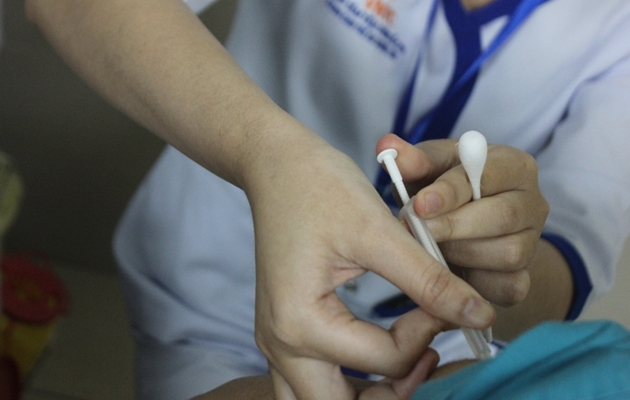 Việt Nam đã có gần 1 triệu người được tiêm vắc xin ngừa Covid-19