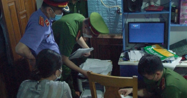 Hai “quan xã” ở Nghệ An bị bắt về tội Lạm dụng chức vụ chiếm đoạt tài sản