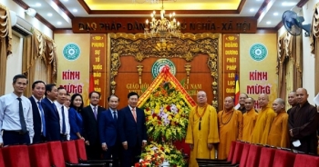 Phó Thủ tướng Phạm Bình Minh thăm, chúc mừng Trung ương Giáo hội Phật giáo Việt Nam nhân Đại lễ Phật đản