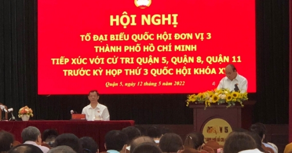 Chủ tịch nước Nguyễn Xuân Phúc tiếp xúc cử tri quận 5, quận 8, quận 11