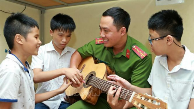 Thiếu tá Trần Anh Tuấn: “Chiến sĩ Công an đẹp hơn trong mắt người dân!”