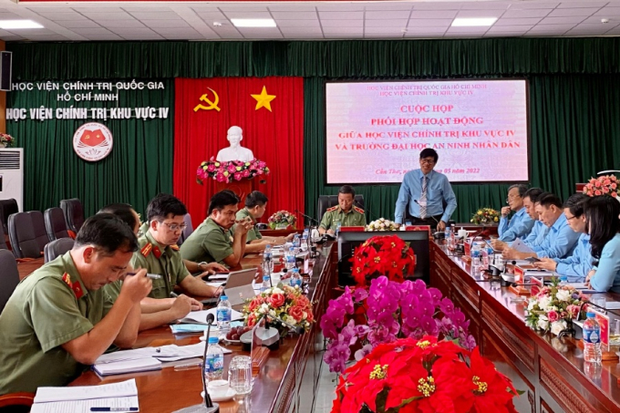 TS Phan Công Khanh phát biểu tại Hội nghị.