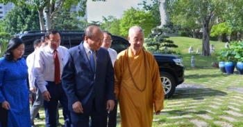 Chủ tịch nước Nguyễn Xuân Phúc chức mừng đại lễ Phật đản tại TP HCM