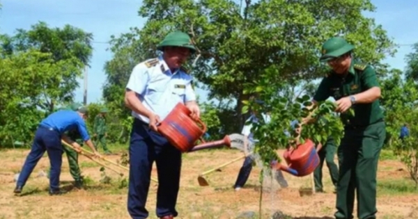 Đắk Lắk: Bộ đội Biên phòng phối hợp với Cục QLTT tỉnh trồng 7.000 cây xanh