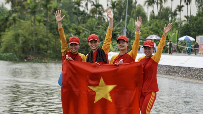 Trong ngày thi đấu cuối cùng, đội tuyển Đua thuyền Rowing nữ Việt Nam đã xuất sắc giành 4 Huy chương Vàng.