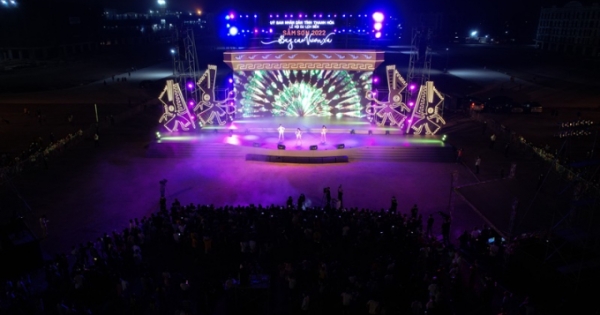 Sầm Sơn bùng cháy chương trình nghệ thuật SunFest cuối tuần