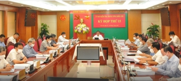 Đề nghị Bộ Chính trị xem xét, thi hành kỷ luật Chủ tịch Hà Nội Chu Ngọc Anh