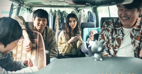 Phim “Broker” của IU, Song Kang Ho, Kang Dong Won dựa trên câu chuyện có thật