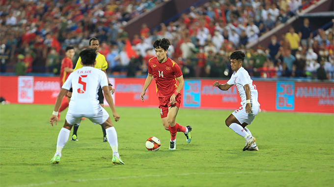 Hoàng Đức trở lại đội hình chính trận gặp U23 Malaysia - Ảnh: Đức Cường
