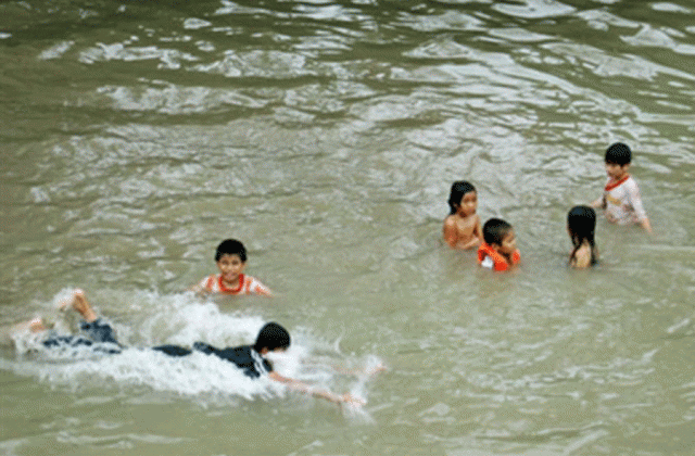 Đắk Lắk: Đi câu cá, 3 học sinh bị đuối nước thương tâm