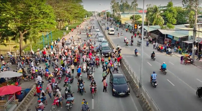 Ùn tắc giao thông nghiêm trọng vào giờ cao điểm.