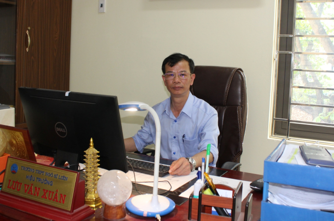 Thầy Lưu Văn Xuân - Hiệu trưởng Trường THPT Ngô Sĩ Liên.