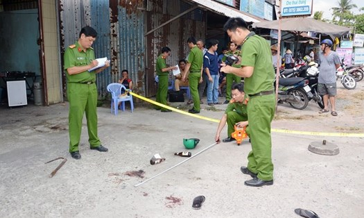Thái Nguyên: Nghịch tử dùng hung khí sát hại bố đẻ rồi tấn công một người phụ nữ gãy tay