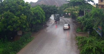 Bắc Giang: Ô tô tải va chạm với xe máy, 2 người tử vong