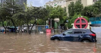 20 hạng mục cần kiểm tra khi ô tô 'lội nước' sau cơn mưa lớn ở Hà Nội