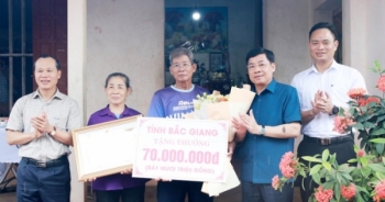 Bí thư Tỉnh ủy Bắc Giang thăm gia đình vận động viên giành 3 HCV tại SEA Games 32