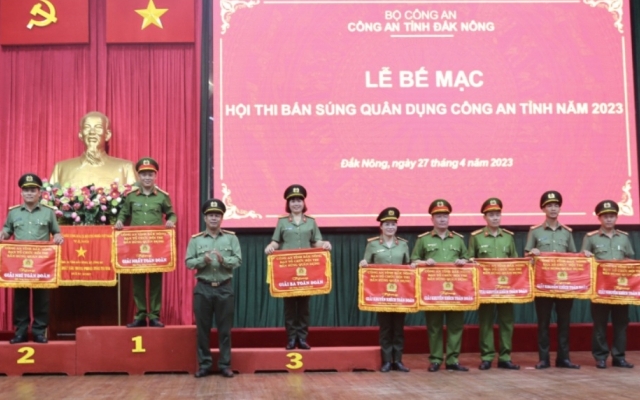 Công an tỉnh Đắk Nông tổ chức cuộc thi bắn súng quân dụng