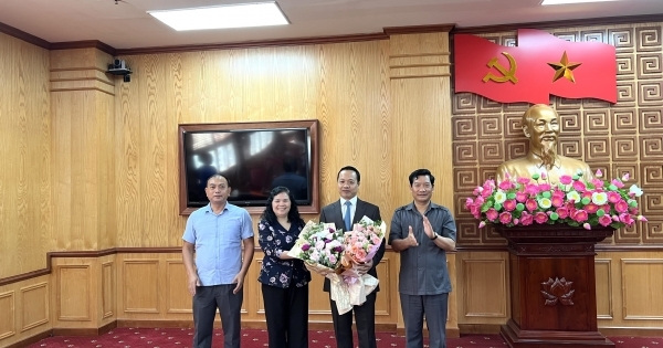 Tỉnh ủy Lai Châu chúc mừng đồng chí Trần Tiến Dũng nhận nhiệm vụ Thứ trưởng Bộ Tư pháp