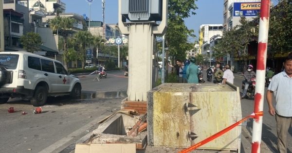 Quảng Ninh: Xe biển xanh mất lái lao vào tủ điện, tài xế tử vong tại chỗ