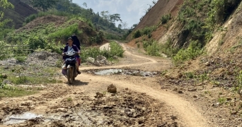 Điện Biên: Người dân khổ sở vì tuyến đường thi công chậm tiến độ