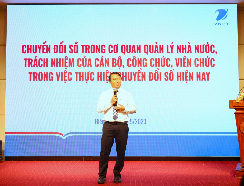 TS. Phạm Hùng Đức – Giám đốc VNPT Đồng Nai triển khai chuyên đề.