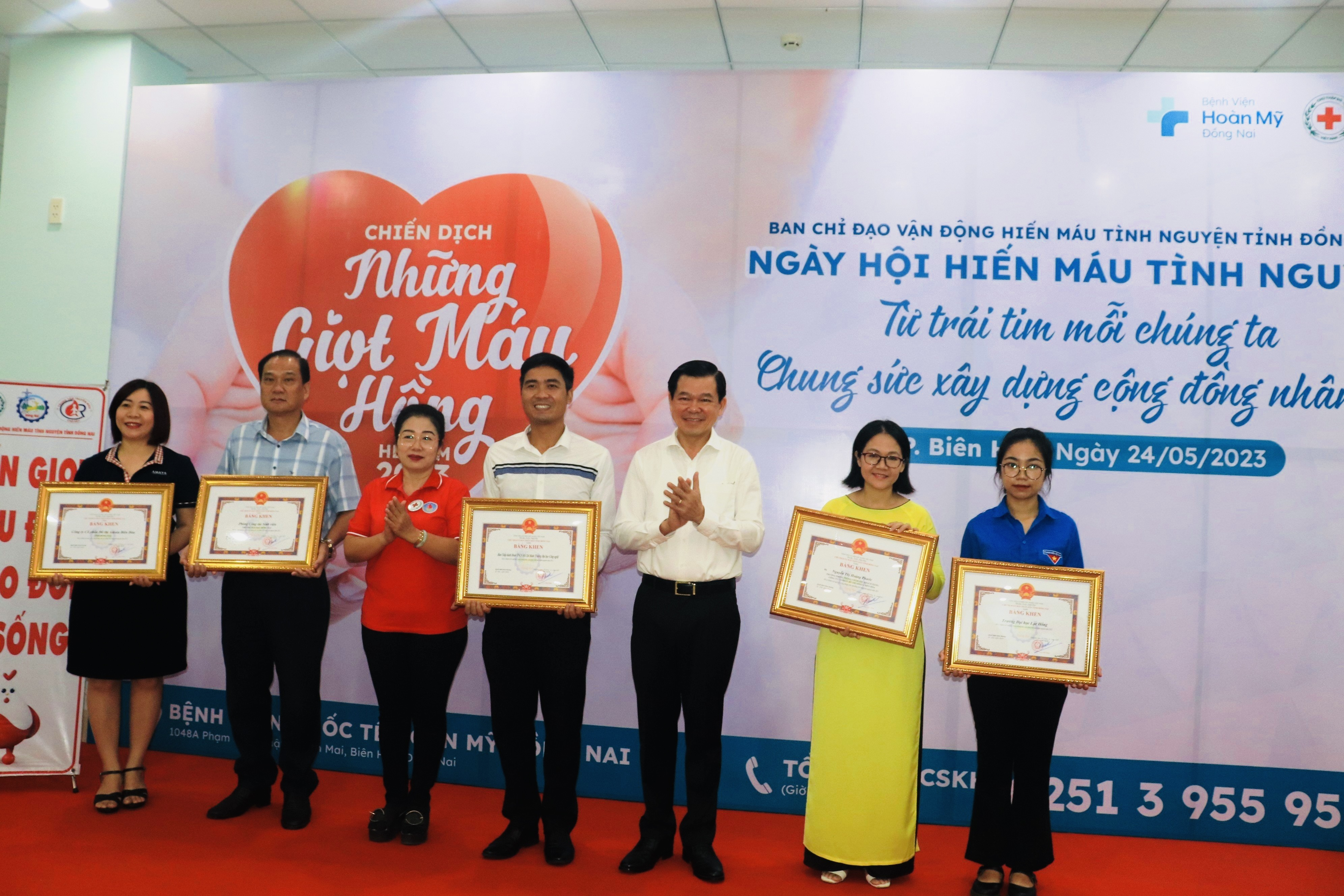 Các tập thể, cá nhân có thành tích xuất sắc trong thực hiện phong trào vận động hiến máu tình nguyện năm 2022 đã được nhận Bằng khen của UBND tỉnh Đồng Nai.