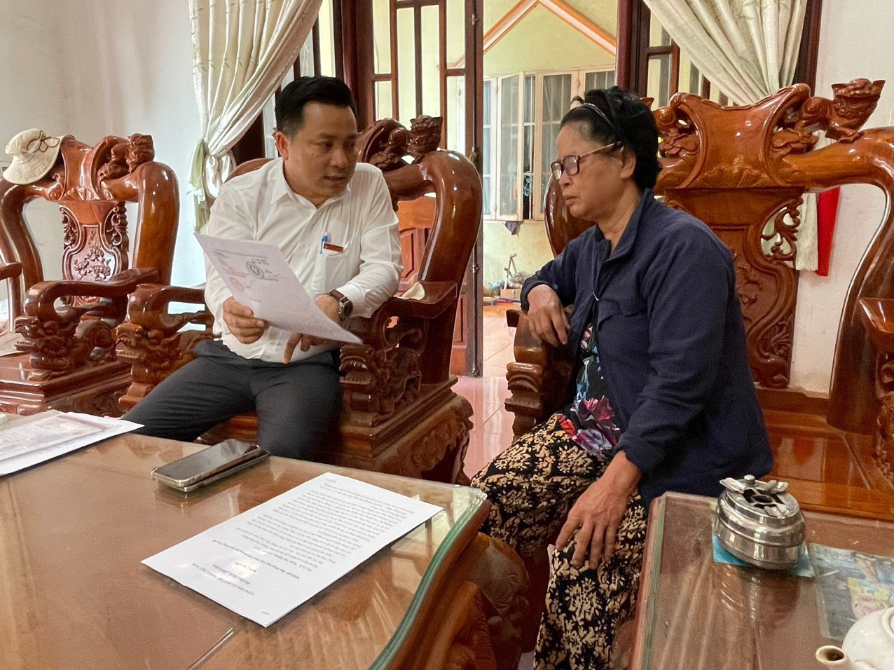 Bà Trịnh Thị Nghiên ngụ ấp 4, xã Minh Lập, huyện Chơn Thành trình bày toàn bộ sự việc với PV Báo Pháp luật Việt Nam.
