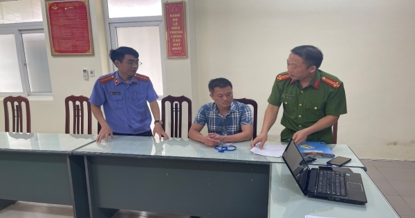 Bắt nguyên Giám đốc Trung tâm phát triển quỹ đất huyện Thanh Liêm