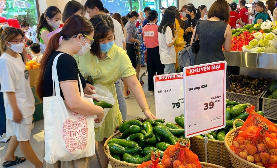 Người tiêu dùng trải nghiệm danh mục hàng hóa phong phú, đa dạn.