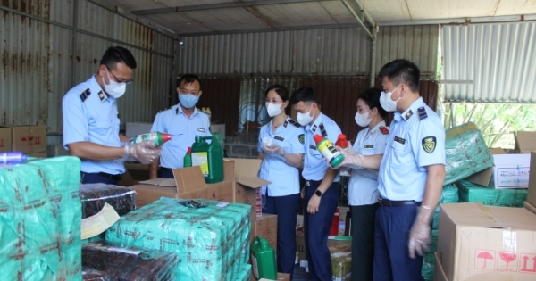 Tạm giữ 540 chai thuốc trừ cỏ nhập lậu tại Thái Nguyên