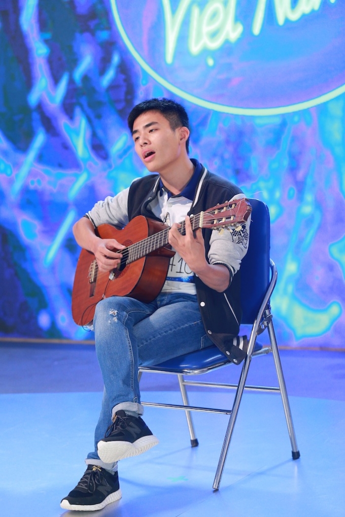 Vietnam Idol: Hotboy du học sinh Anh từng tham vọng &ldquo;săn l&ugrave;ng&rdquo; &ocirc;ng bầu nh&oacute;m Westlife