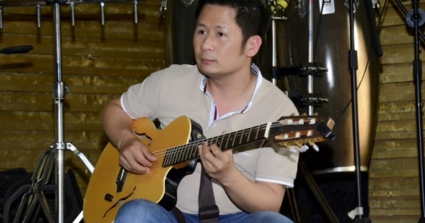 Bằng Kiều đàn say mê cho Thanh Hà hát trước thềm liveshow "Đời ca sĩ"