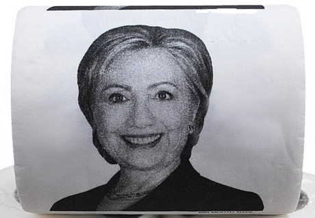 Giấy vệ sinh in h&igrave;nh ứng vi&ecirc;n Tổng thống Mỹ Hillary Clinton.