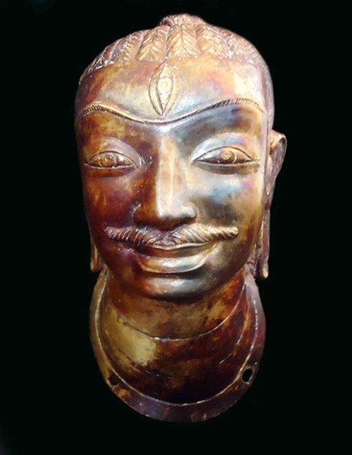Đầu tượng Shiva bằng v&agrave;ng hiện đang lưu giữ tại Bảo t&agrave;ng Quảng Nam.