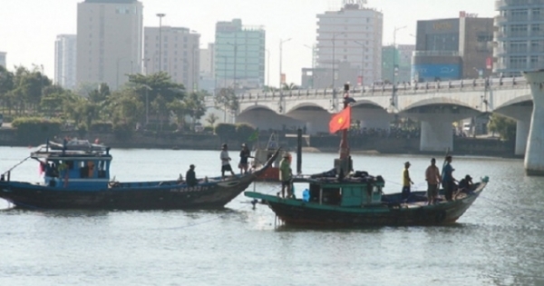 Chỉ đạo khắc phục hậu quả vụ lật tàu ở Đà Nẵng