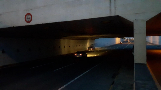 Hệ thống chiếu s&aacute;ng bị tối om tại hầm Km7+734, cao tốc Đại lộ Thăng Long.