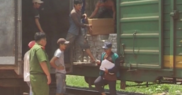 Đồng Nai: Phát hiện số lượng lớn hàng lậu vận chuyển bằng đường sắt