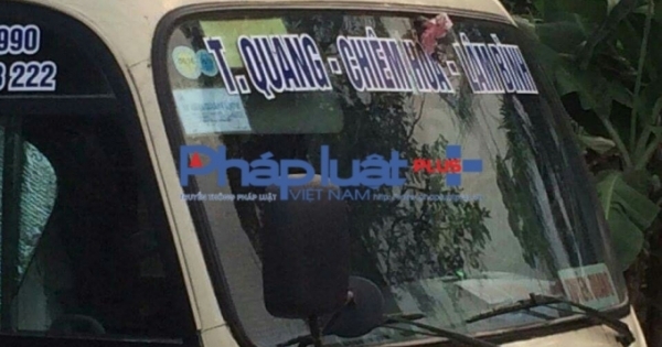 Xe khách tuyến Lâm Bình - TP Tuyên Quang náo loạn vì bị "khủng bố" bằng... mắm tôm