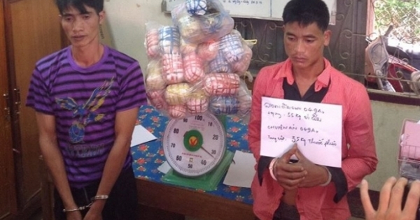 Lực lượng chức năng Việt Nam - Lào bắt 2 đối tượng, thu 35kg thuốc phiện