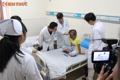 &nbsp;Lu Yan đang được c&aacute;c b&aacute;c sĩ điều trị (Ảnh: 39KL)