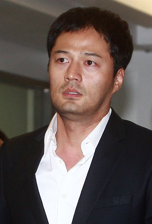 Nam diễn vi&ecirc;n, con trai ph&oacute; chủ tịch LG Kim Sung Min tự tử sau khi h&agrave;nh hung vợ