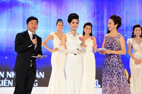 C&acirc;u hỏi ứng xử cho Top 5 Hoa hậu Việt Nam c&oacute; thể do kh&aacute;n giả đặt.