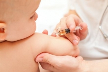 Ngày 29/6, bắt đầu đăng ký tiêm vắc xin Pentaxim (5 trong 1) đợt 7