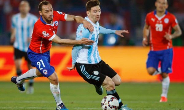 Messi v&agrave; c&aacute;c đồng đội c&oacute; cơ hội trả m&oacute;n nợ đ&atilde; vay Chile ở trận chung kết Copa America 2016.