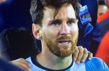 SỐC: Messi tuyên bố chia tay ĐT Argentina sau thất bại ở chung kết Copa America 2016