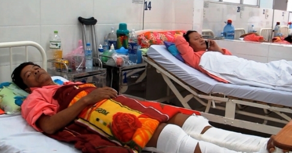 Chuyển ba bệnh nhân vụ nổ tàu cá ở Phú Quốc lên bệnh viện Chợ Rẫy chữa trị