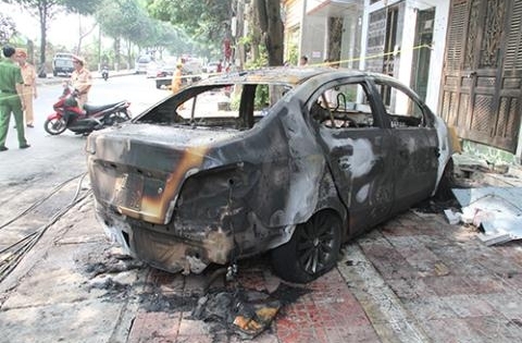 Lào Cai: Ghen tuông, đốt xe ô tô của người tình